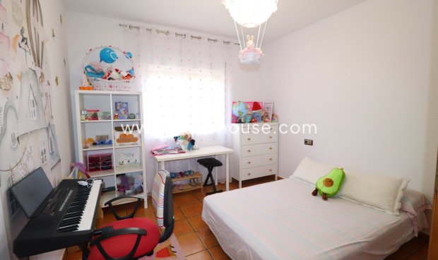 Resale - Villa -
Lorca