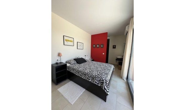 Reventa - Villa -
La Parroquia