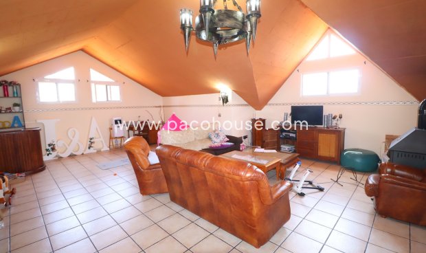 Resale - Villa -
Lorca