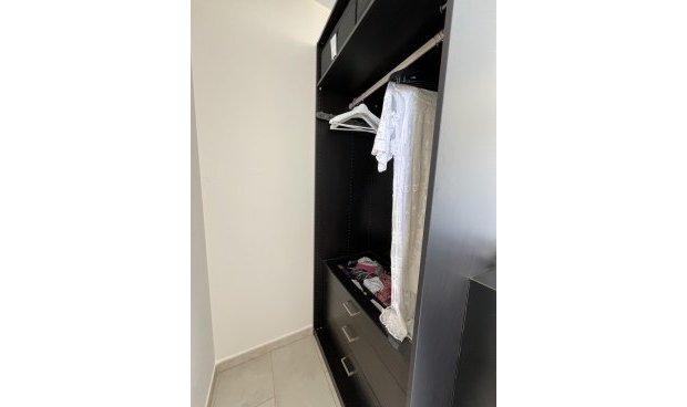 Reventa - Villa -
La Parroquia