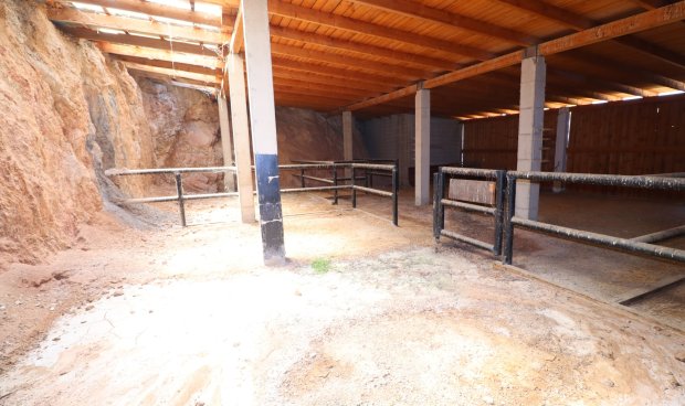 Resale - Country House -
Aguilas