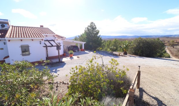 Resale - Villa -
Zarzalico