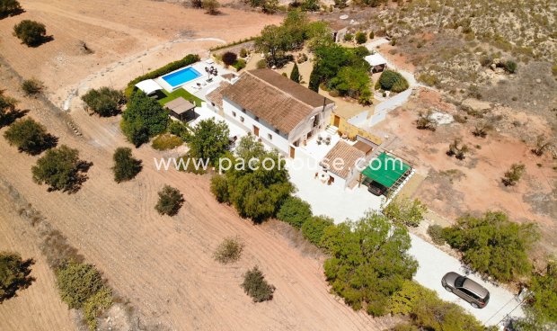 Resale - Cortijo -
Velez-Rubio