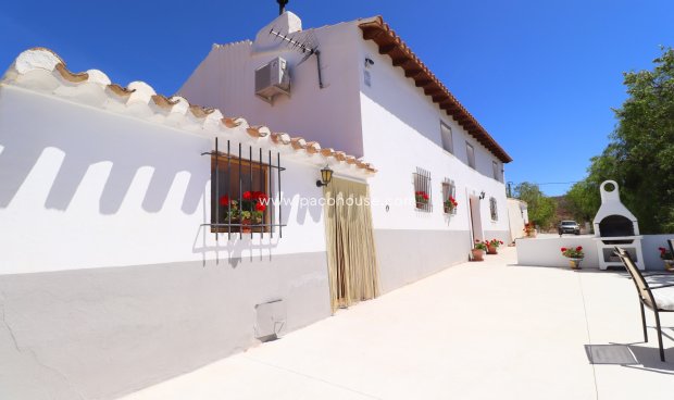 Resale - Cortijo -
La Parroquia