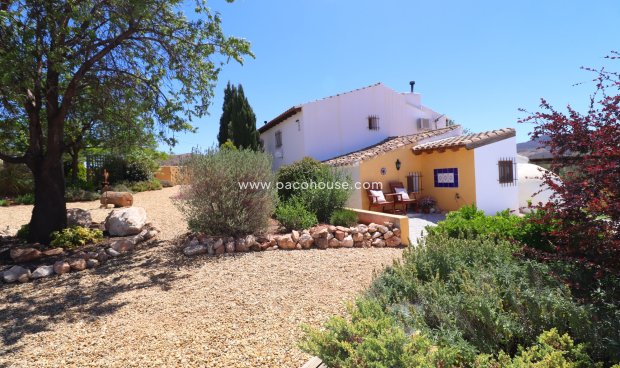Resale - Cortijo -
La Parroquia