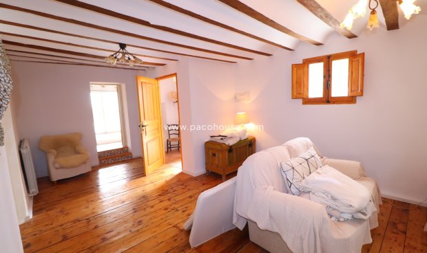 Resale - Cortijo -
La Parroquia