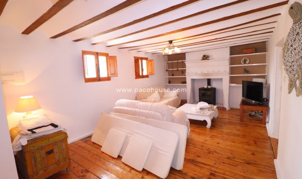 Resale - Cortijo -
La Parroquia