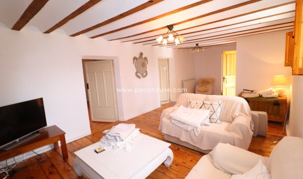 Resale - Cortijo -
La Parroquia