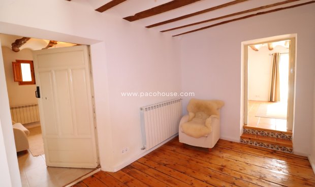 Resale - Cortijo -
La Parroquia