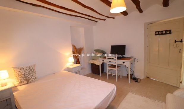 Resale - Cortijo -
La Parroquia