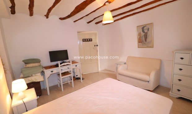 Resale - Cortijo -
La Parroquia