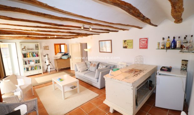 Resale - Cortijo -
La Parroquia