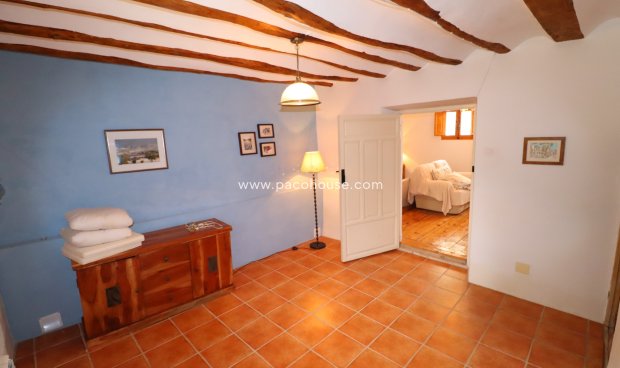 Resale - Cortijo -
La Parroquia