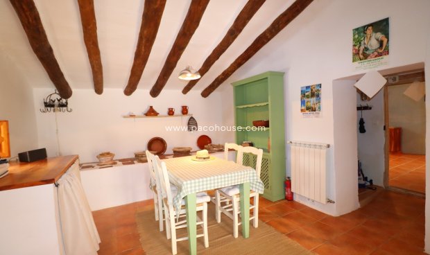 Resale - Cortijo -
La Parroquia