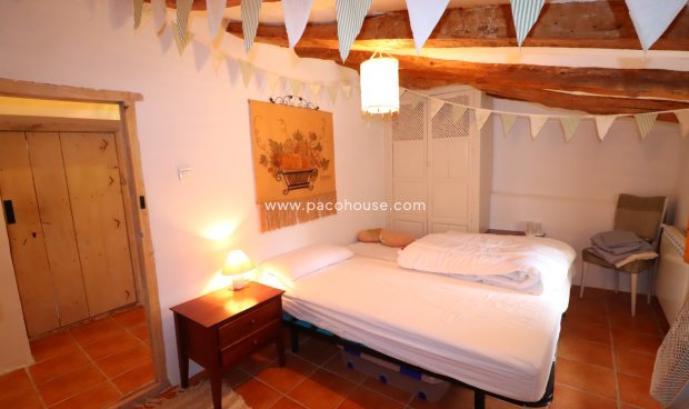 Resale - Cortijo -
La Parroquia