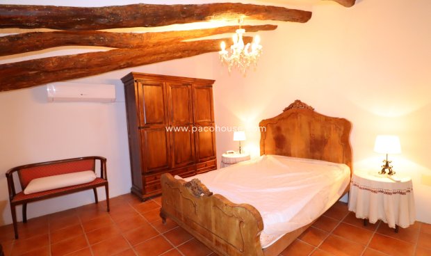 Resale - Cortijo -
La Parroquia