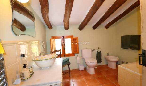 Resale - Cortijo -
La Parroquia