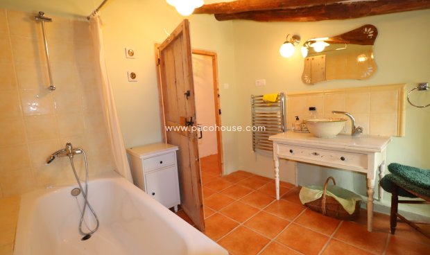 Resale - Cortijo -
La Parroquia