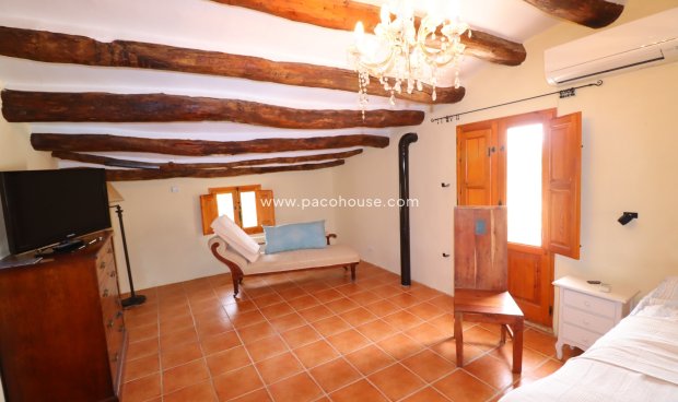 Resale - Cortijo -
La Parroquia