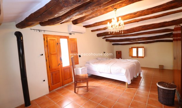 Resale - Cortijo -
La Parroquia