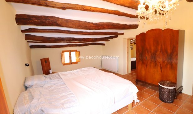 Resale - Cortijo -
La Parroquia