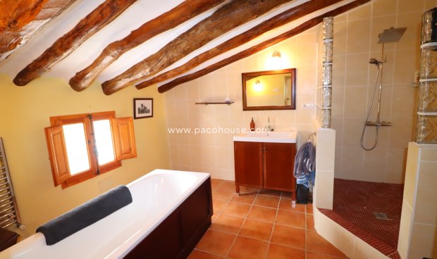 Resale - Cortijo -
La Parroquia