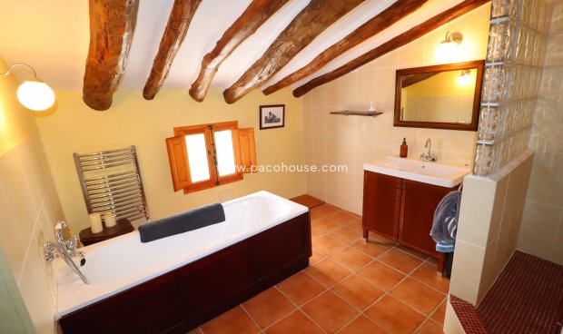 Resale - Cortijo -
La Parroquia