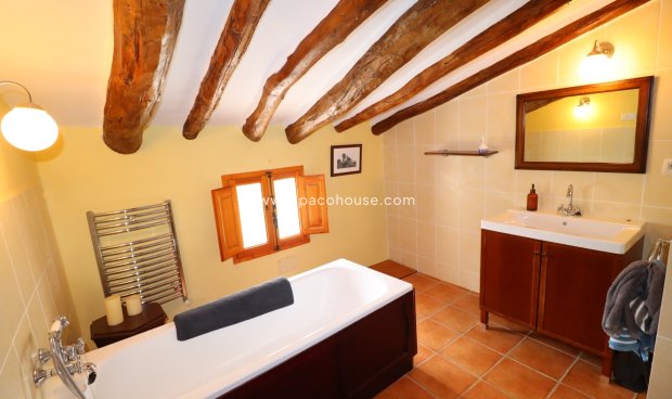 Resale - Cortijo -
La Parroquia