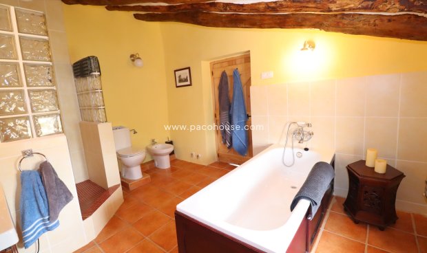 Resale - Cortijo -
La Parroquia