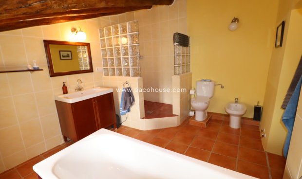 Resale - Cortijo -
La Parroquia