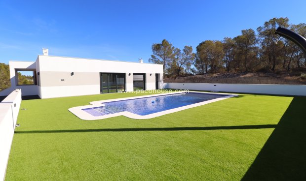 Resale - New Development -
La Parroquia