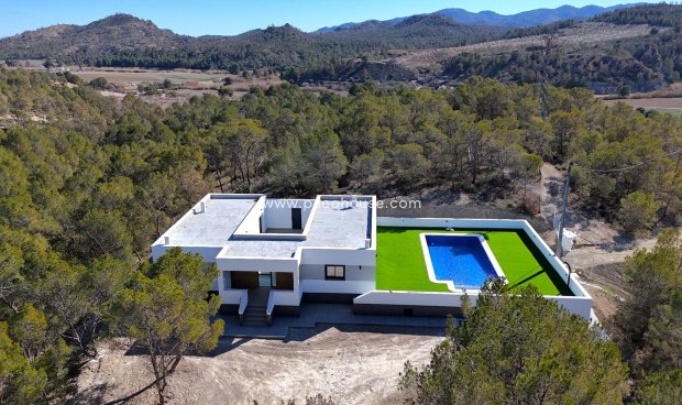 Resale - New Development -
La Parroquia