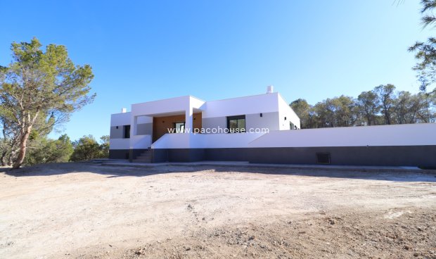 Resale - New Development -
La Parroquia