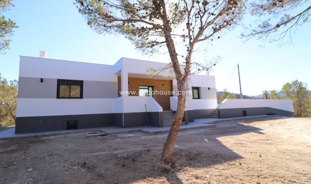 Resale - New Development -
La Parroquia