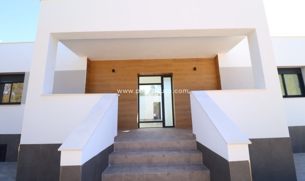 Resale - New Development -
La Parroquia