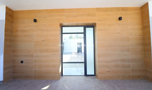 Resale - New Development -
La Parroquia