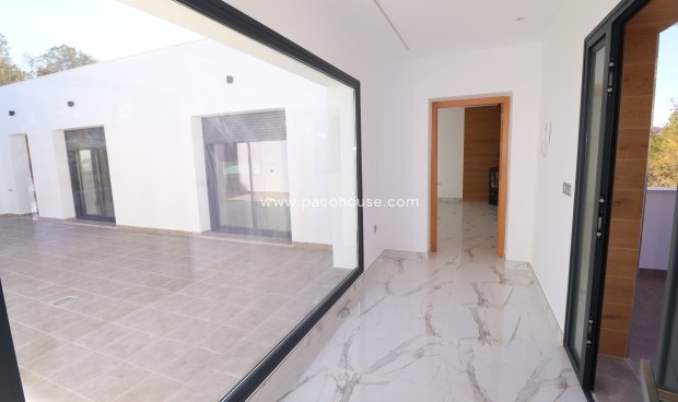 Resale - New Development -
La Parroquia