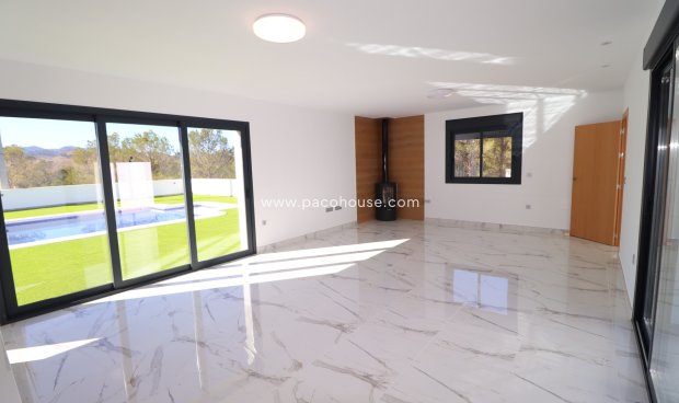 Resale - New Development -
La Parroquia