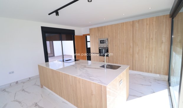 Resale - New Development -
La Parroquia