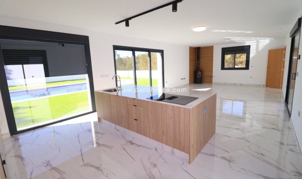 Resale - New Development -
La Parroquia