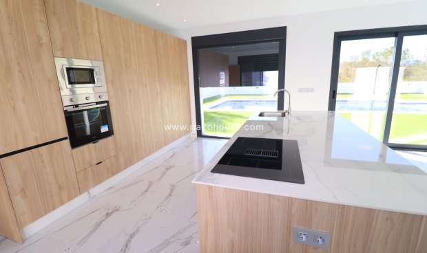 Resale - New Development -
La Parroquia