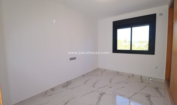 Resale - New Development -
La Parroquia