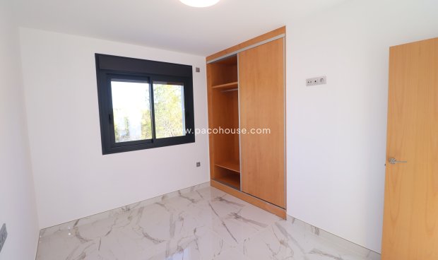 Resale - New Development -
La Parroquia