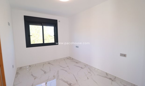 Resale - New Development -
La Parroquia