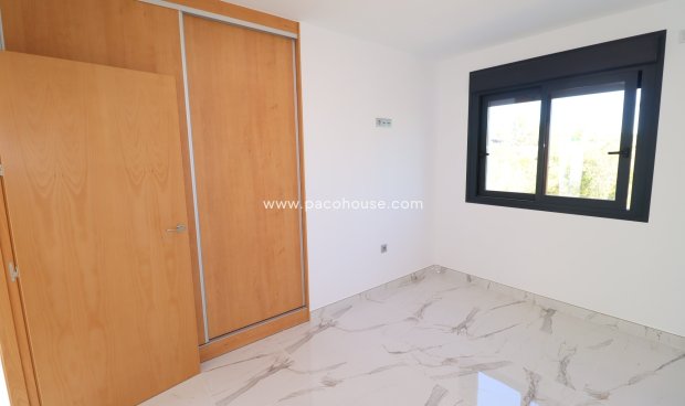 Resale - New Development -
La Parroquia