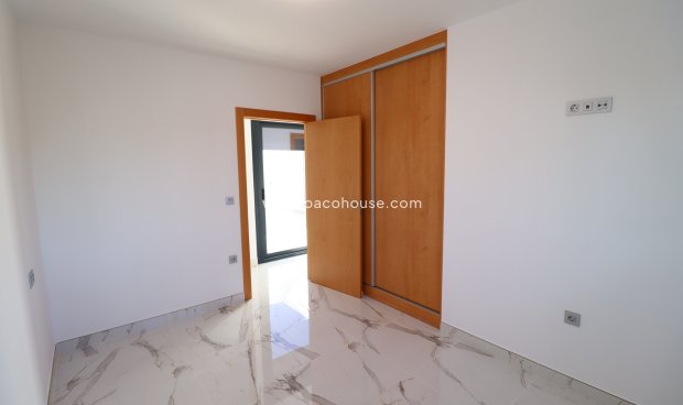 Resale - New Development -
La Parroquia