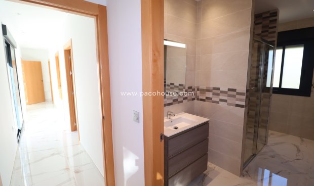 Resale - New Development -
La Parroquia