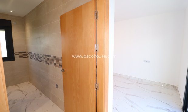 Resale - New Development -
La Parroquia