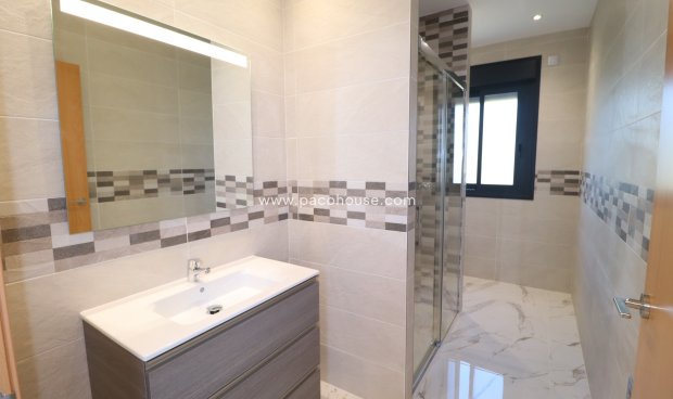 Resale - New Development -
La Parroquia