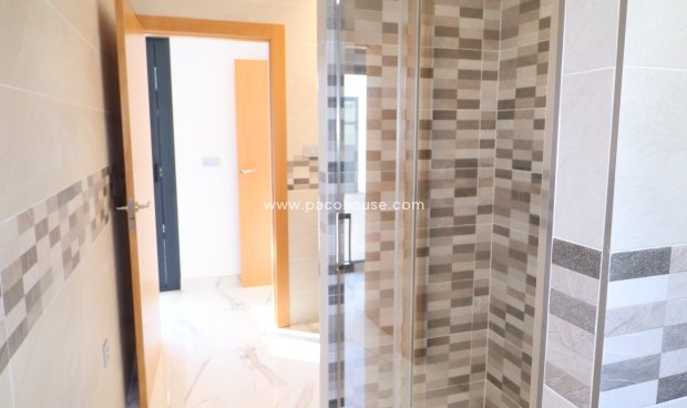 Resale - New Development -
La Parroquia